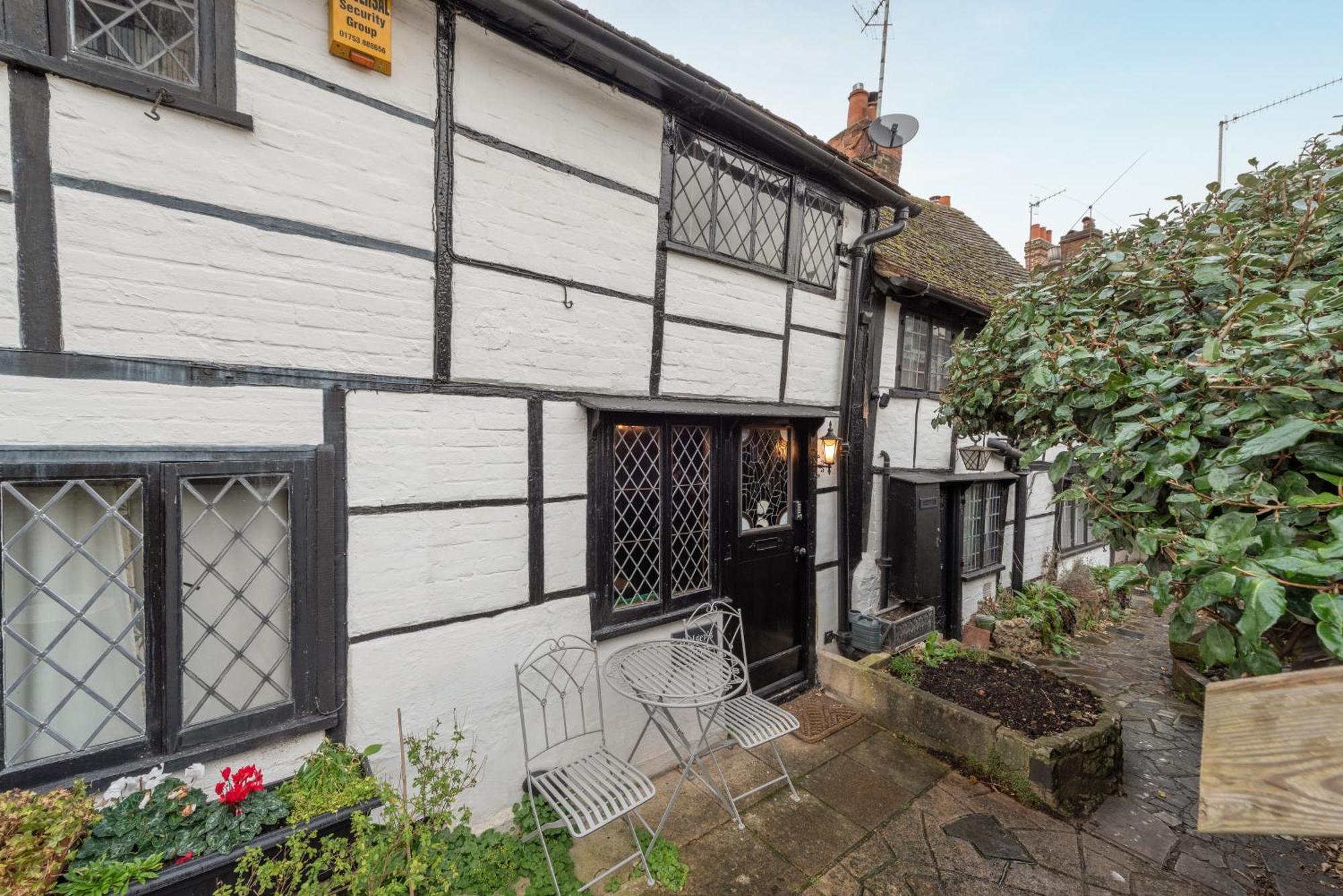 15Th Century Tiny Character Cottage-Henley Centre Экстерьер фото